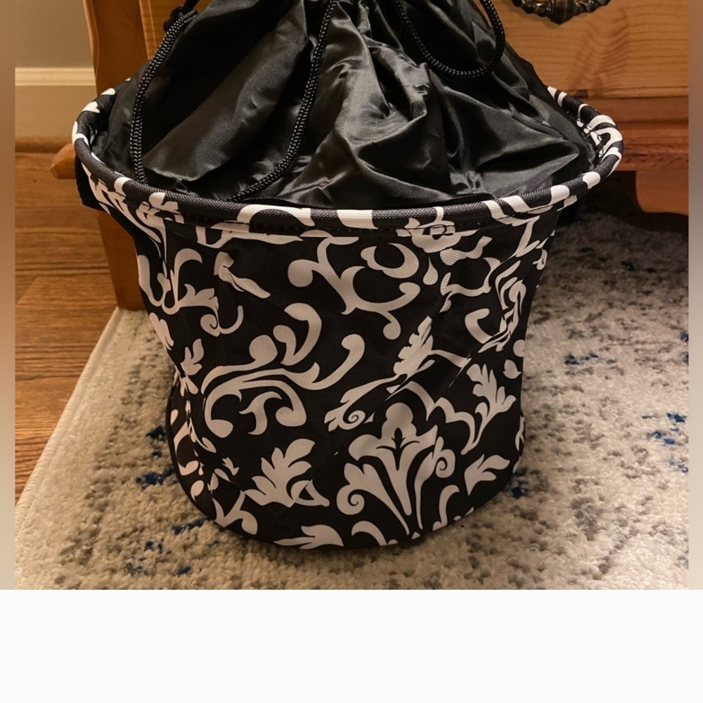 Thirty-One Black Parisian Pop Cinch Storage Bin